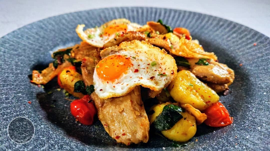 Gnocchi Stir-Fry with Quail Eggs