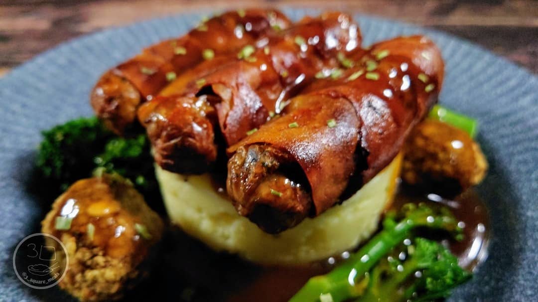 Festive Vegetarian Bangers and Mash