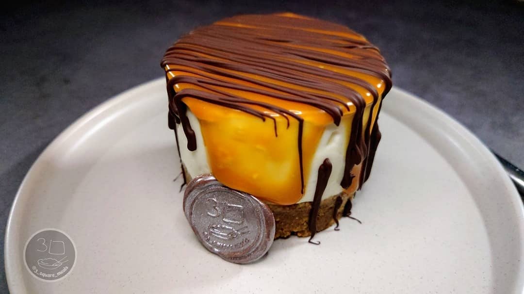Caramel and Vanilla Cheesecake