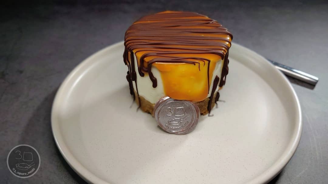 Caramel and Vanilla Cheesecake