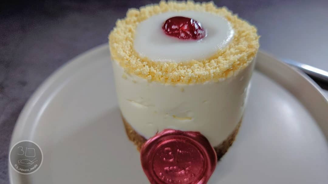 Cherry Bakewell Cheesecake Breakfast Treat