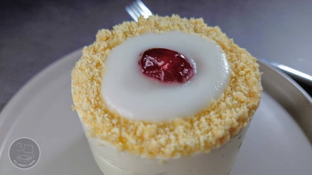 Cherry Bakewell Cheesecake Breakfast Treat