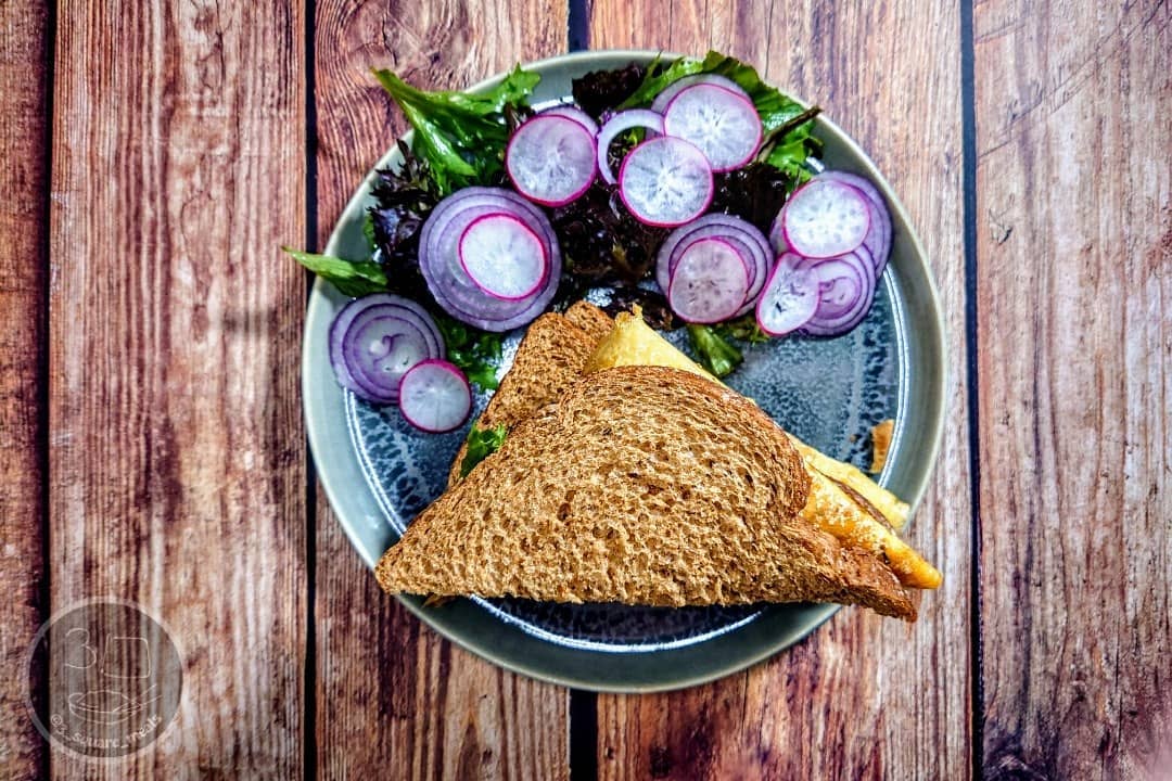Easy Cheesy Omelette Sandwich