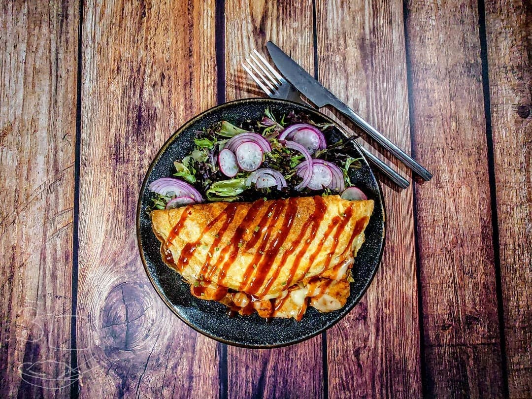 Bbq Omelette with Cheese and Salad