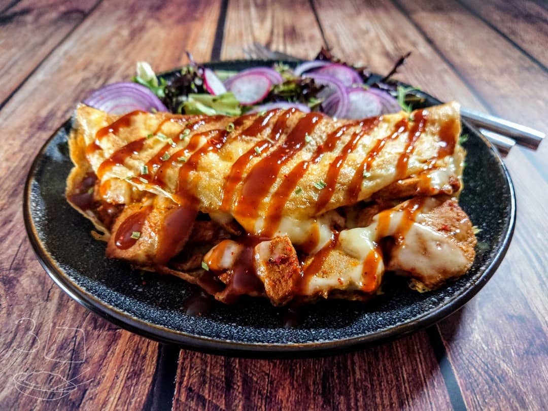 Bbq Omelette with Cheese and Salad