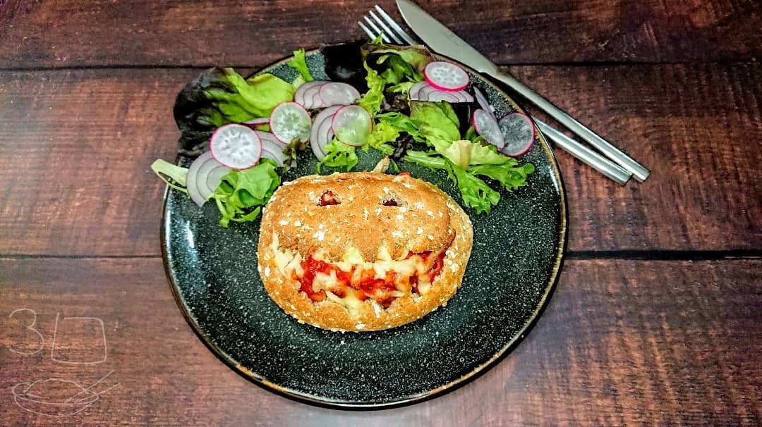 Baked Halloween Pumpkin Pasta Toastie