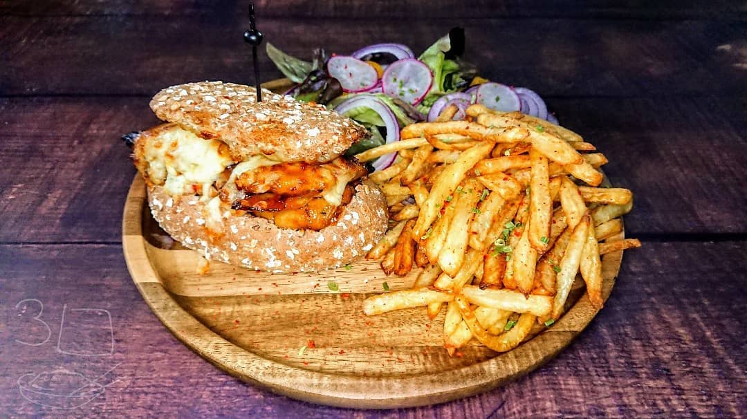 Sweet Chilli Vegetarian Stuffed Bun with Fries