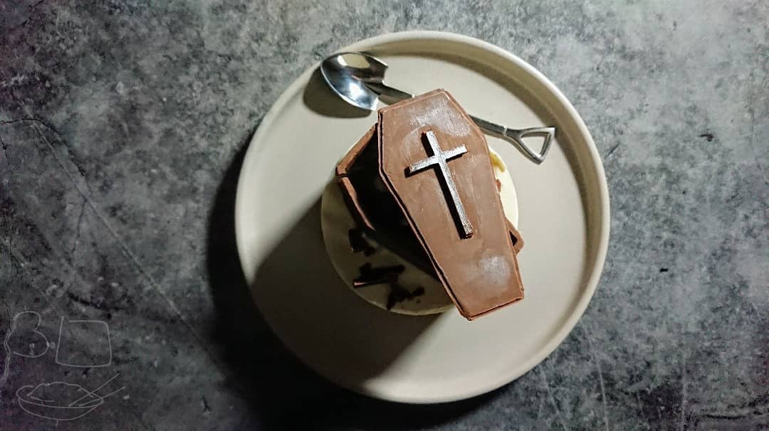 Halloween Broken Casket Cheesecake