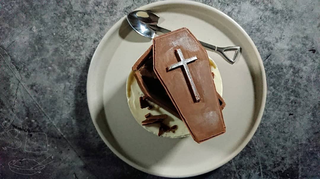 Halloween Broken Casket Cheesecake
