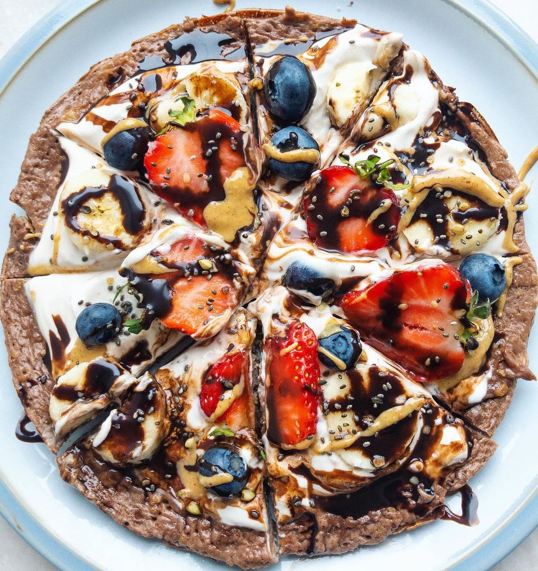 Banana and Egg Breakfast Pizza with Toppings