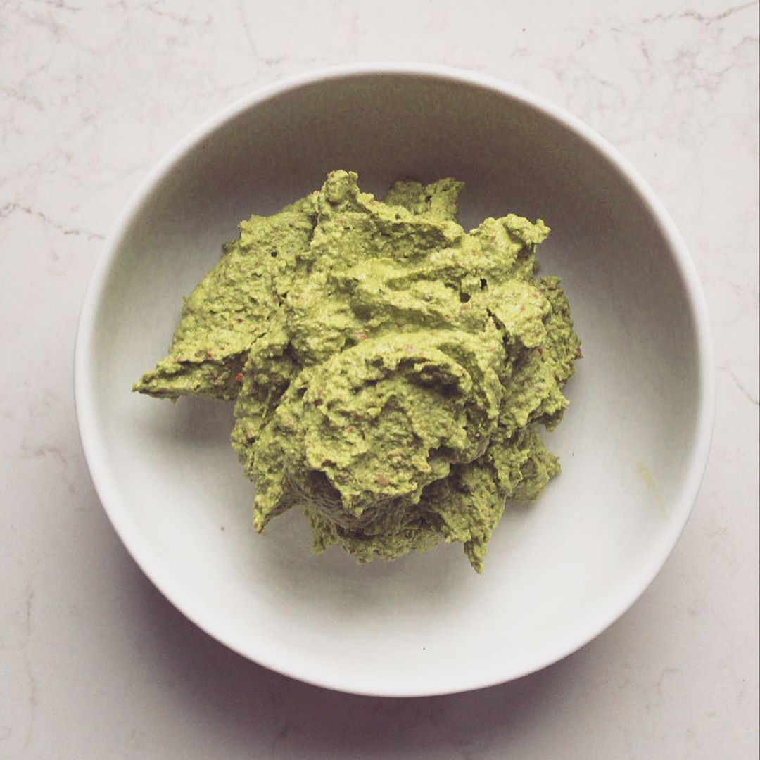 Spinach Avocado Dip with Almonds