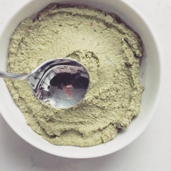 Spinach Avocado Dip with Almonds