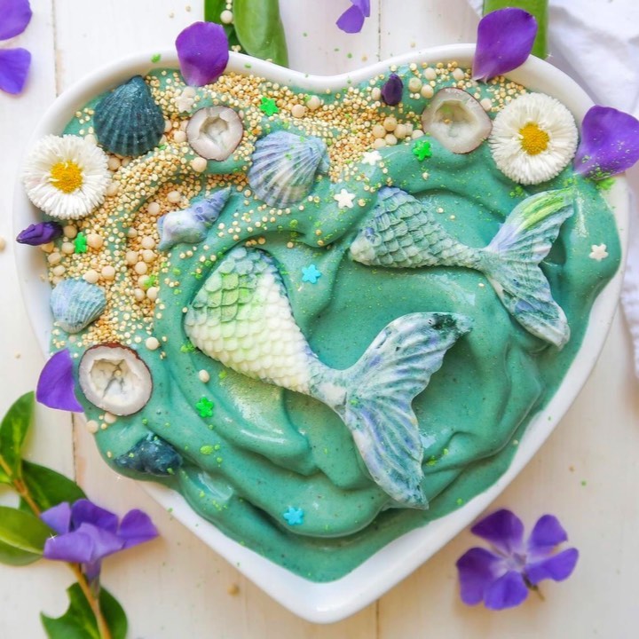 Mermaid Spirulina Smoothie Bowl
