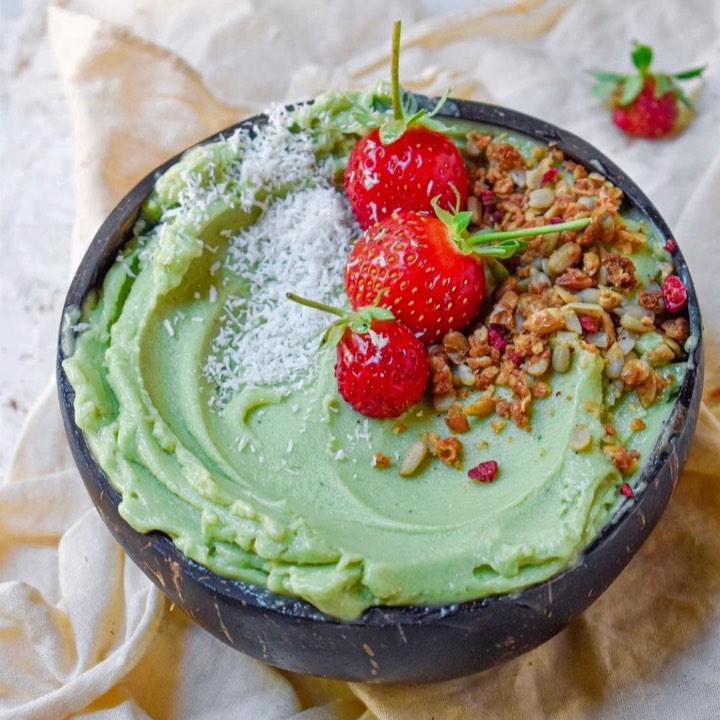 Green Smoothie with Banana and Avocado