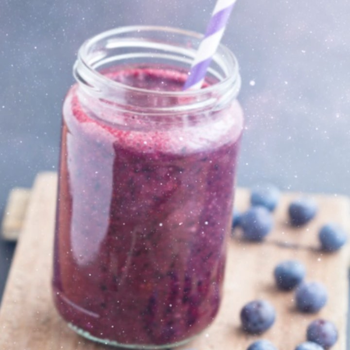 Blueberry Banana Spinach Lunch Smoothie