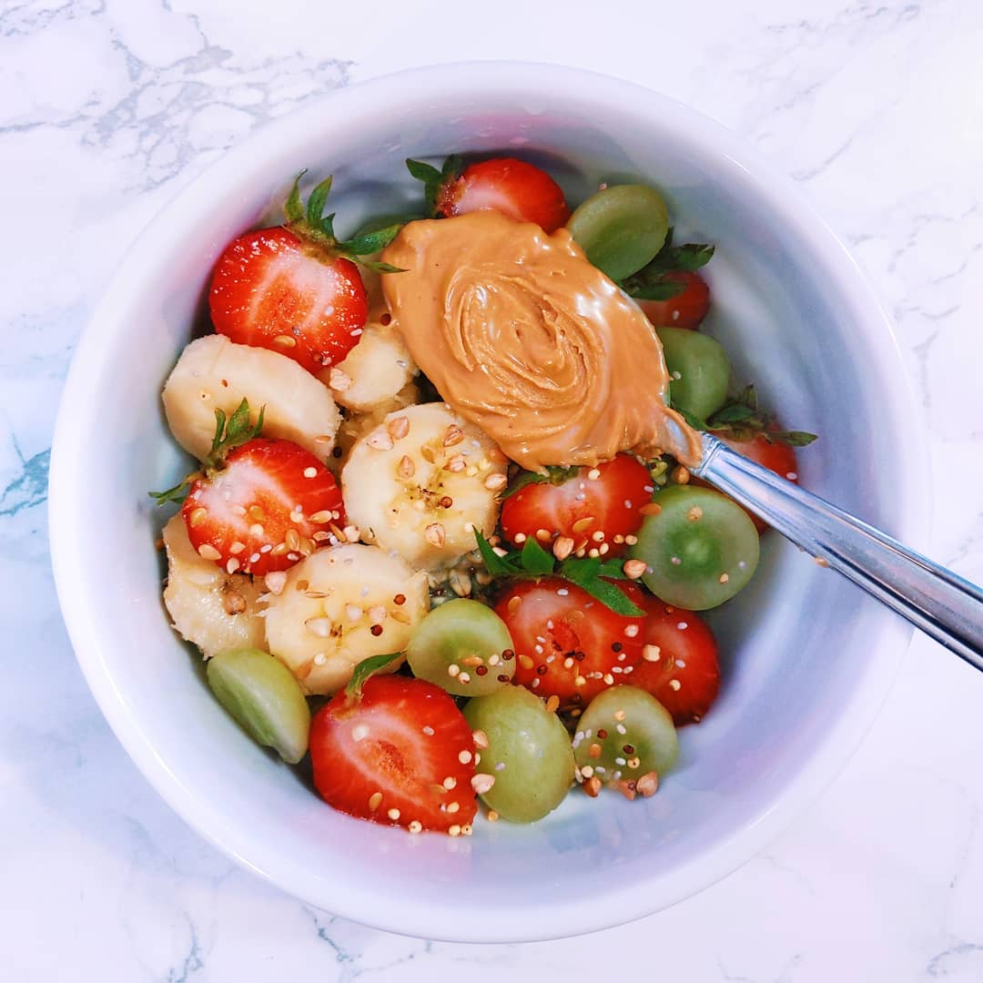 Oatmeal Yogurt Bowl with Fresh Fruits