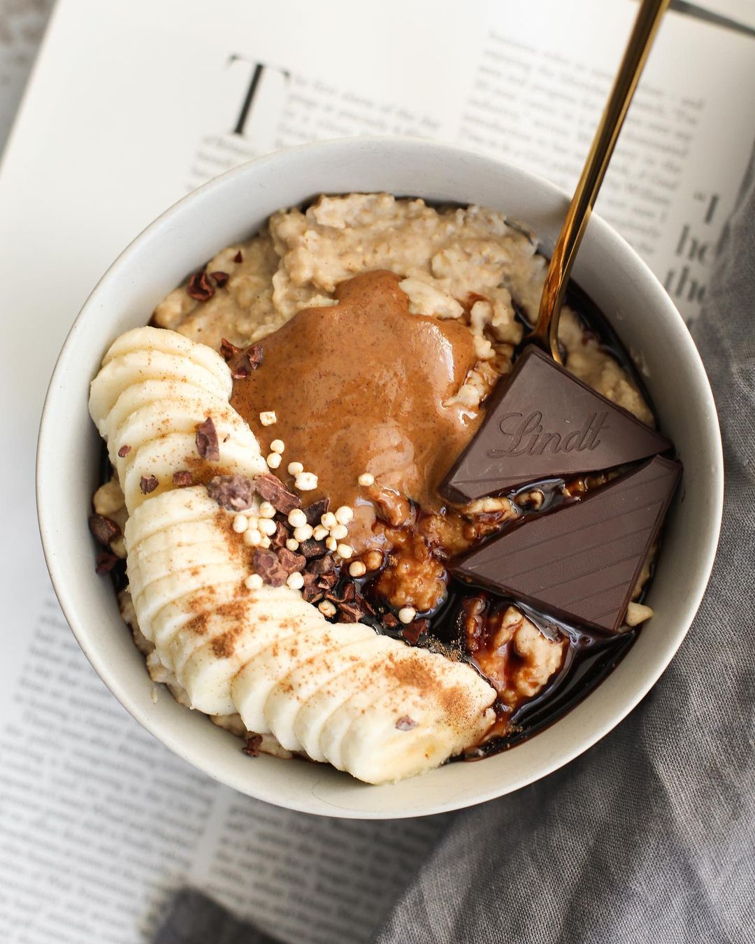 Warming Gingerbread Oats Breakfast for Cold Mornings