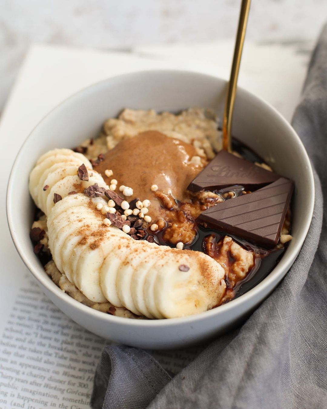 Warming Gingerbread Oats Breakfast for Cold Mornings