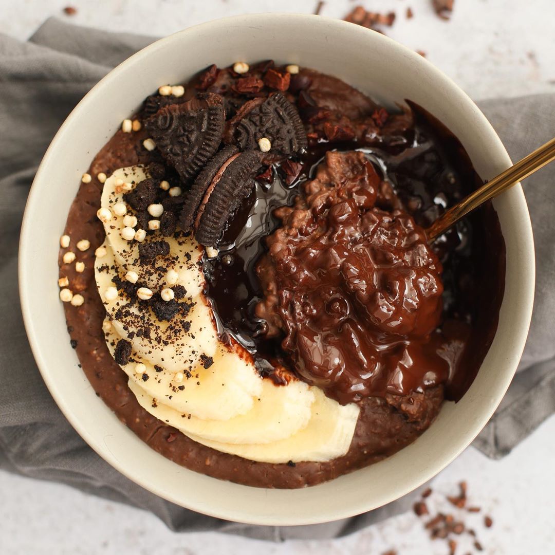 Vegan Brownie Batter Oats Breakfast