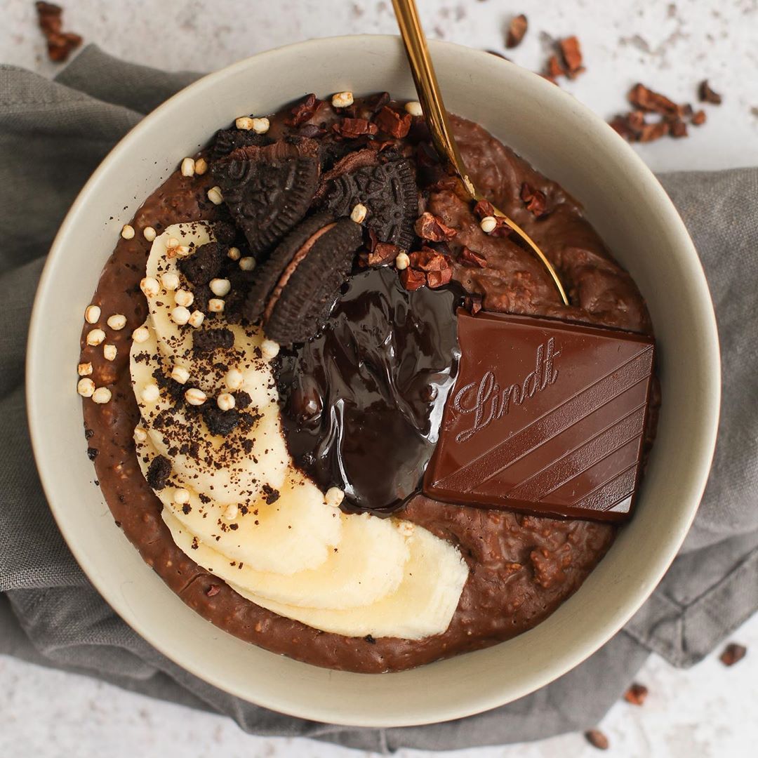 Vegan Brownie Batter Oats Breakfast