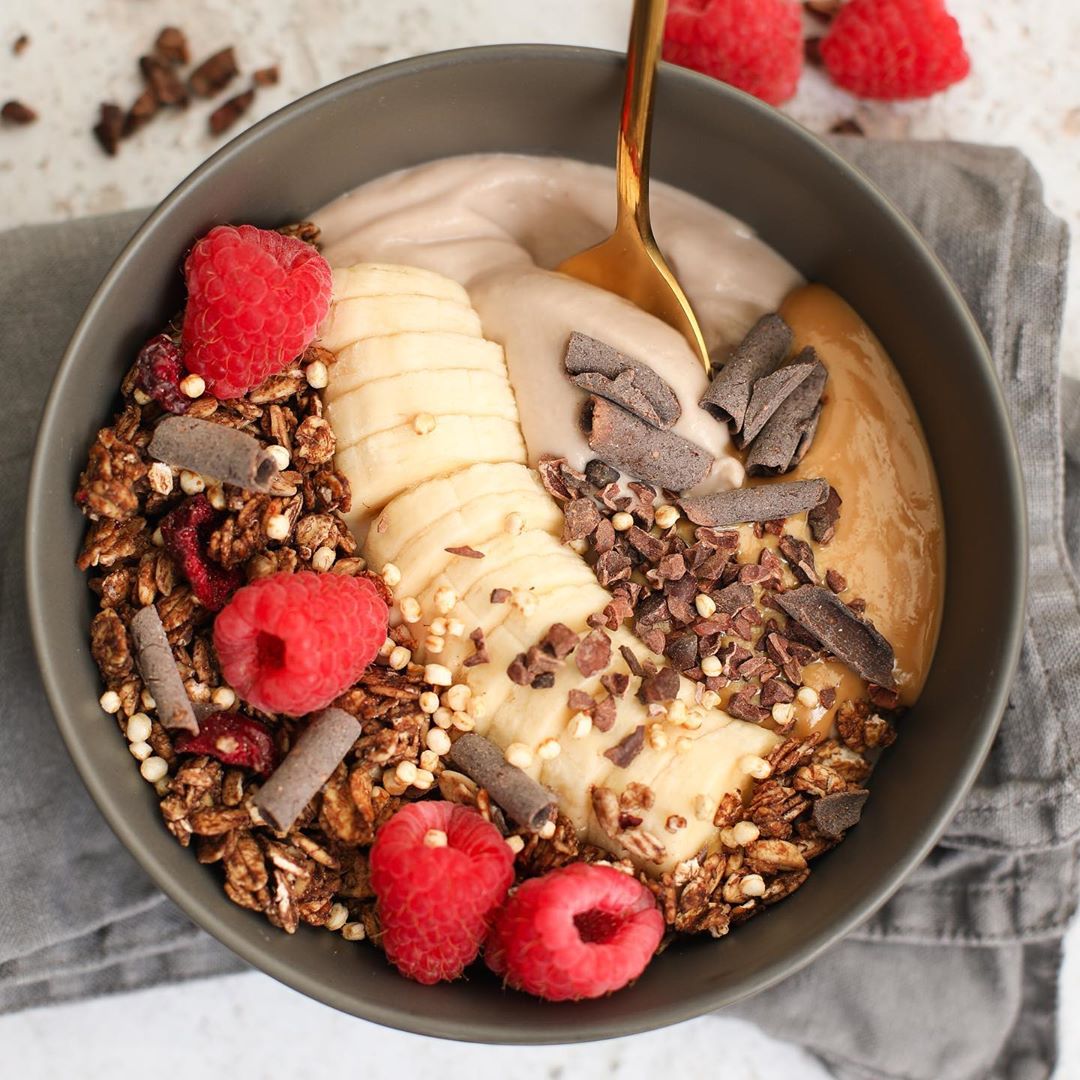 Chocolate Berry Protein Yoghurt Granola Bowl