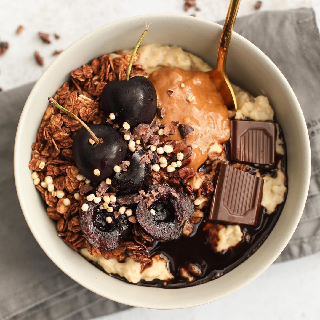 Chocolate Cherry Bakewell Oats
