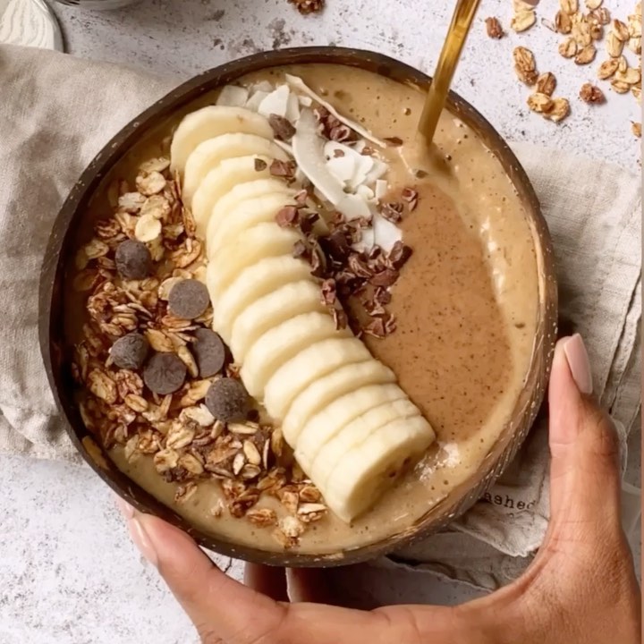 Vanilla Chai Latte Smoothie Bowl