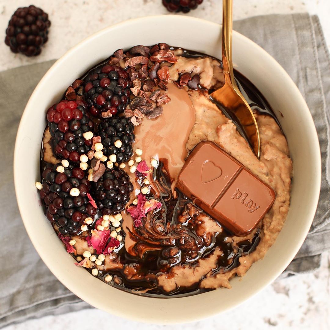 Chocolate Vanilla Oats Breakfast