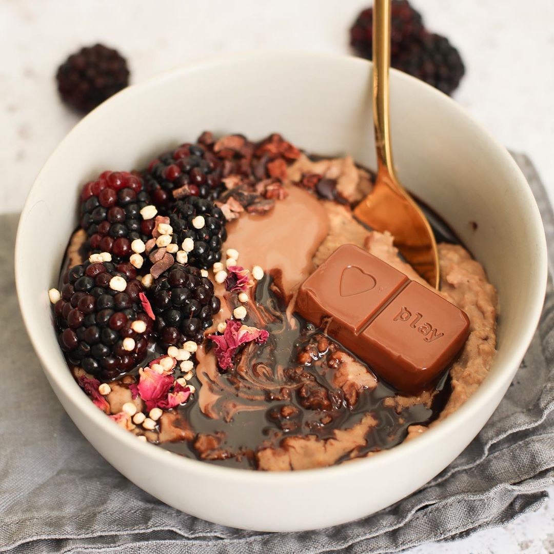Chocolate Vanilla Oats Breakfast
