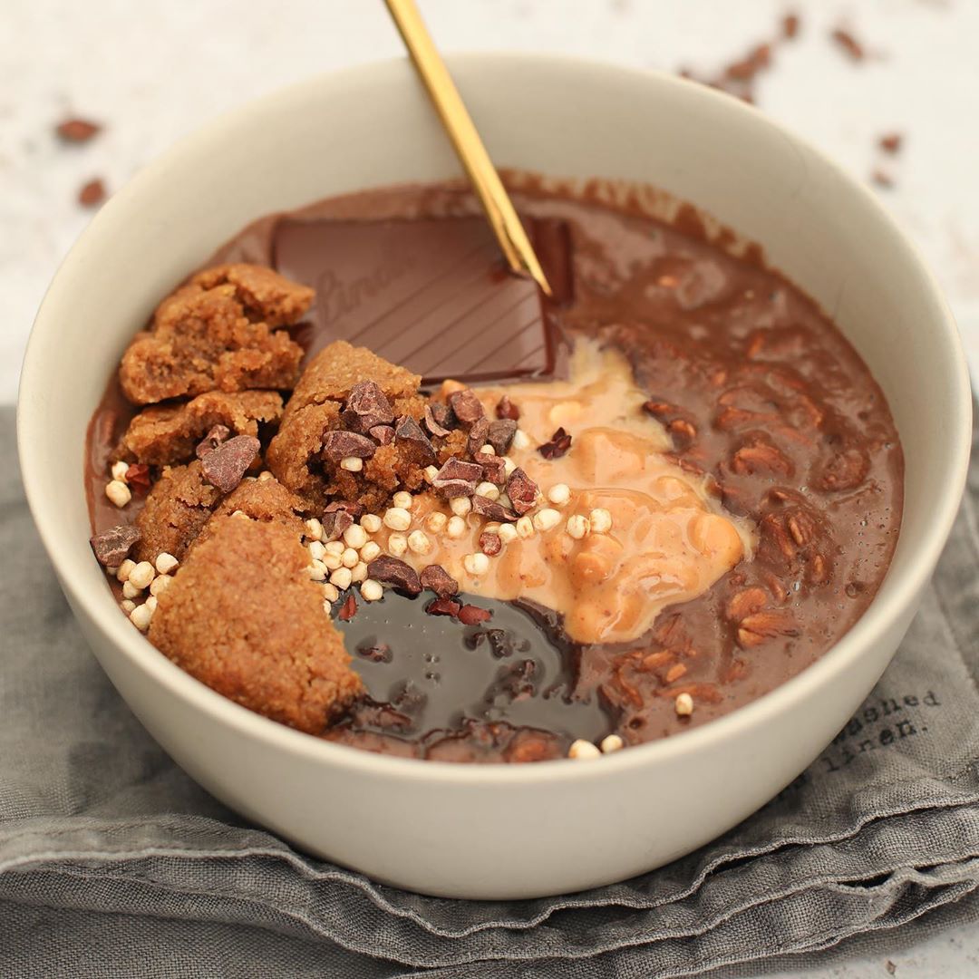Chocolate and Peanut Butter Cookie Oats