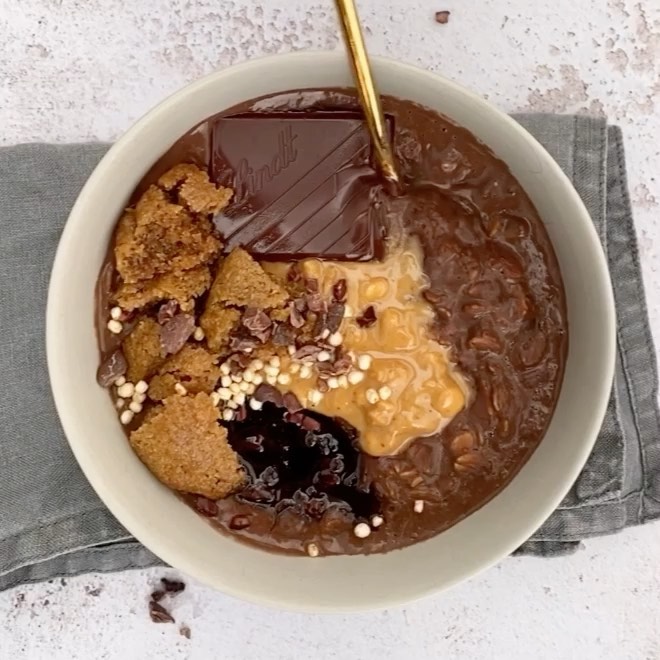 Chocolate and Peanut Butter Cookie Oats