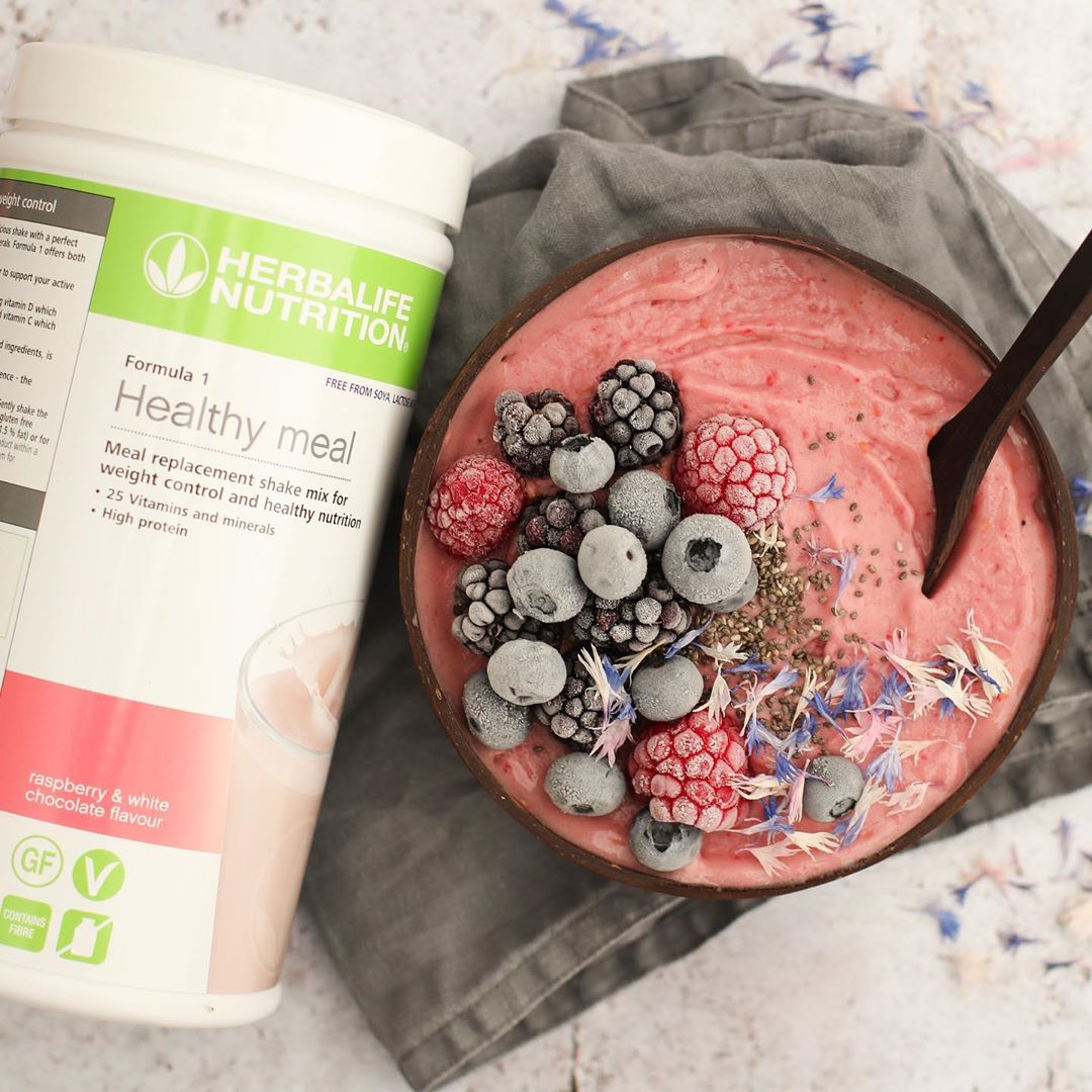Raspberry and White Chocolate Smoothie Bowl