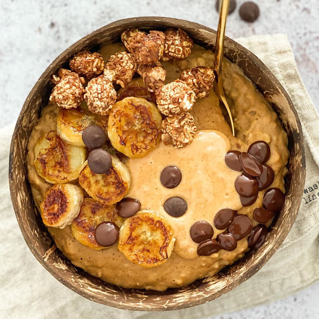 Peanut Butter Caramelized Banana Chocolate Oats