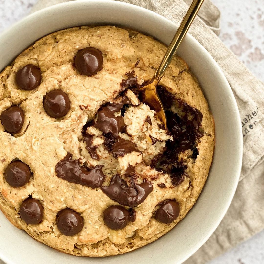 Healthy Chocolate Chip Cookie Dough Baked Oats