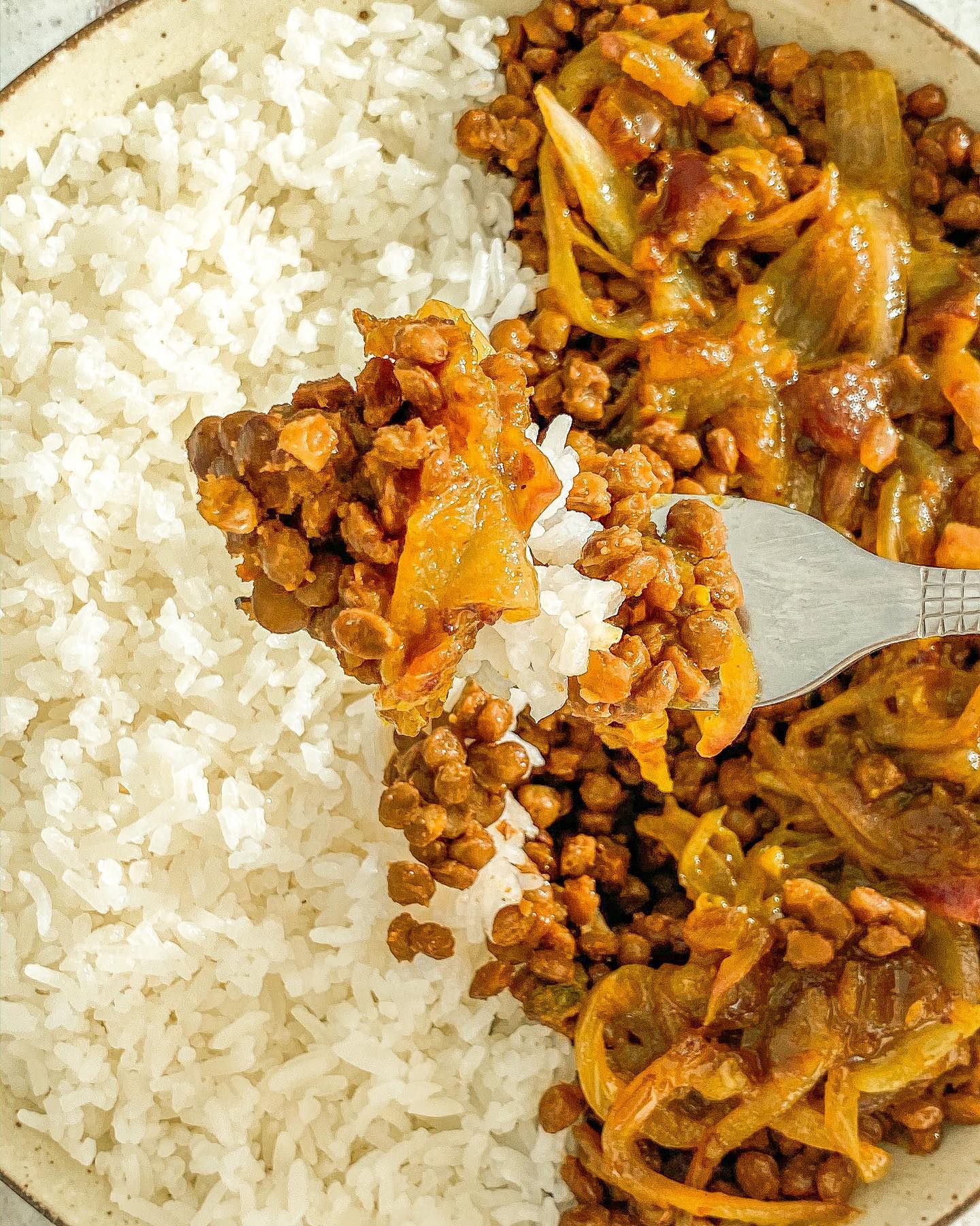 Spiced Date & Lentil Curry Delight