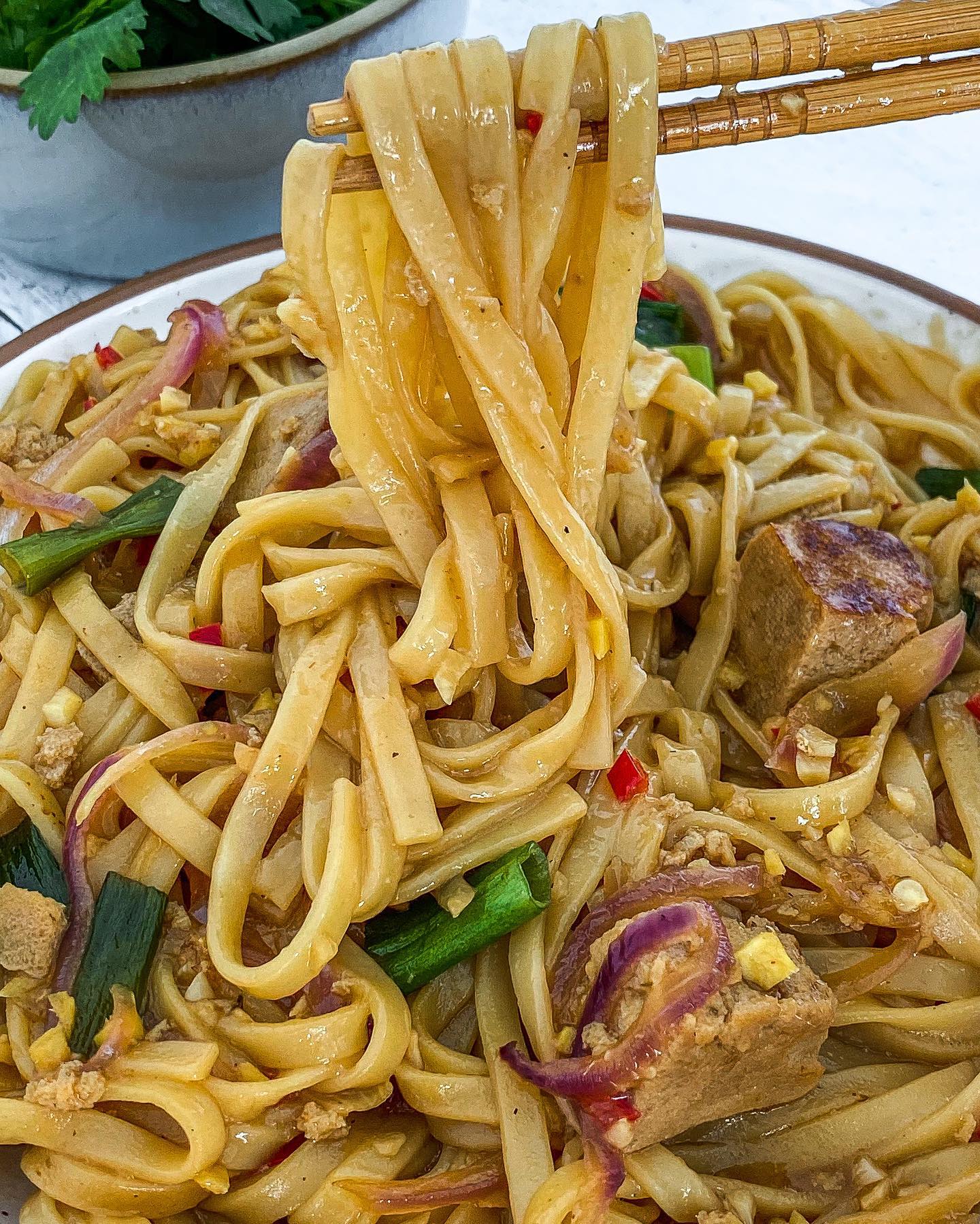 Vegan Drunken Noodles (Pad Khee Mao ผัดขี้เมา)