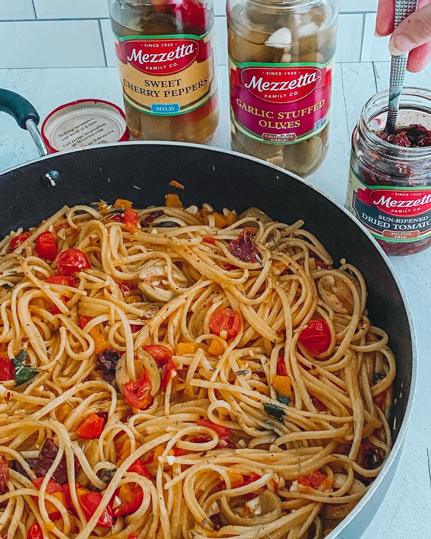 Cozy Fall One-Pot Vegan Pasta with Mezzetta Sweet Cherry Peppers, Sun-Ripened Dried Tomatoes, and Garlic Stuffed Olives