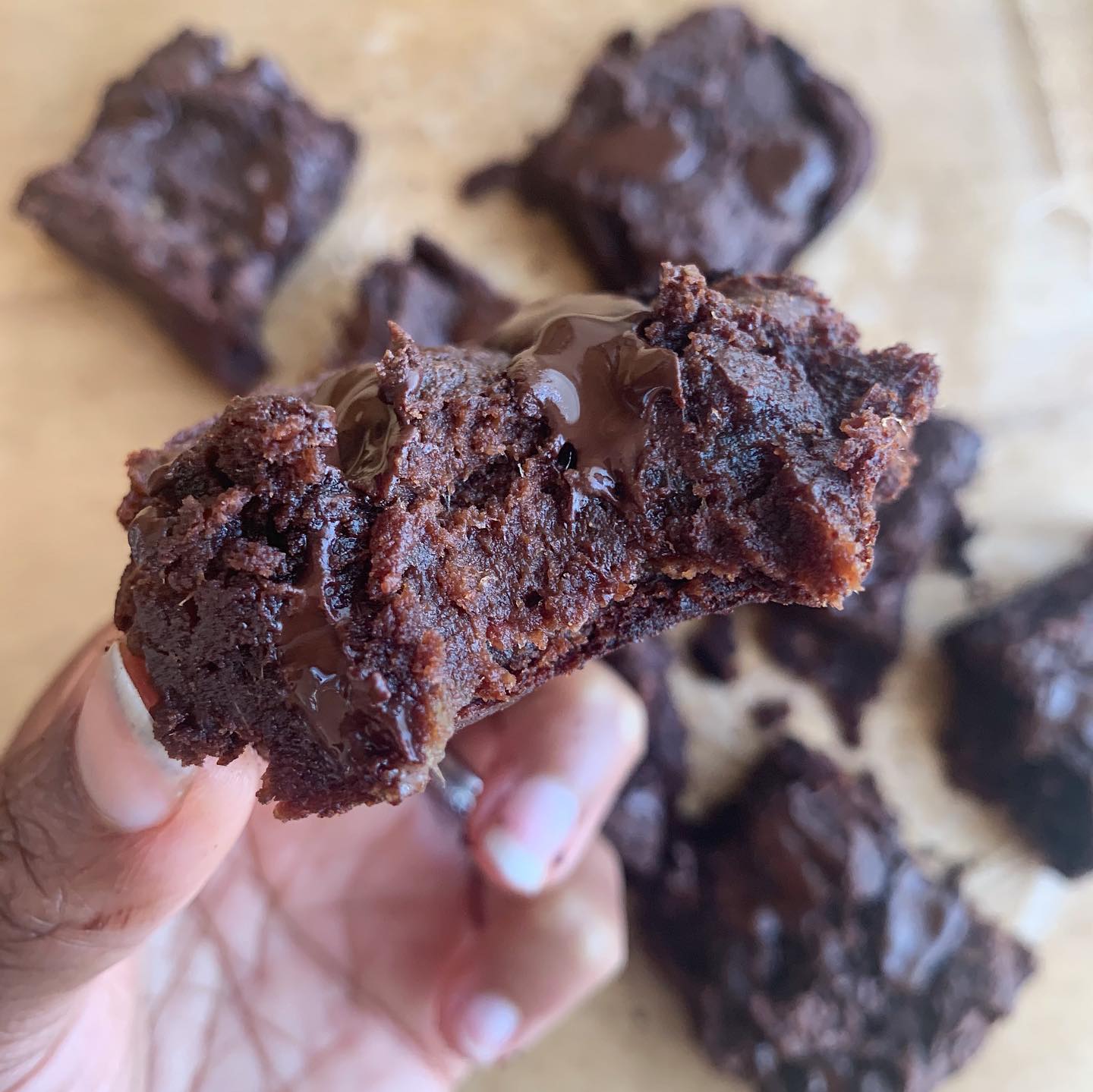 Fudgiest Flourless Date Fudge Brownies