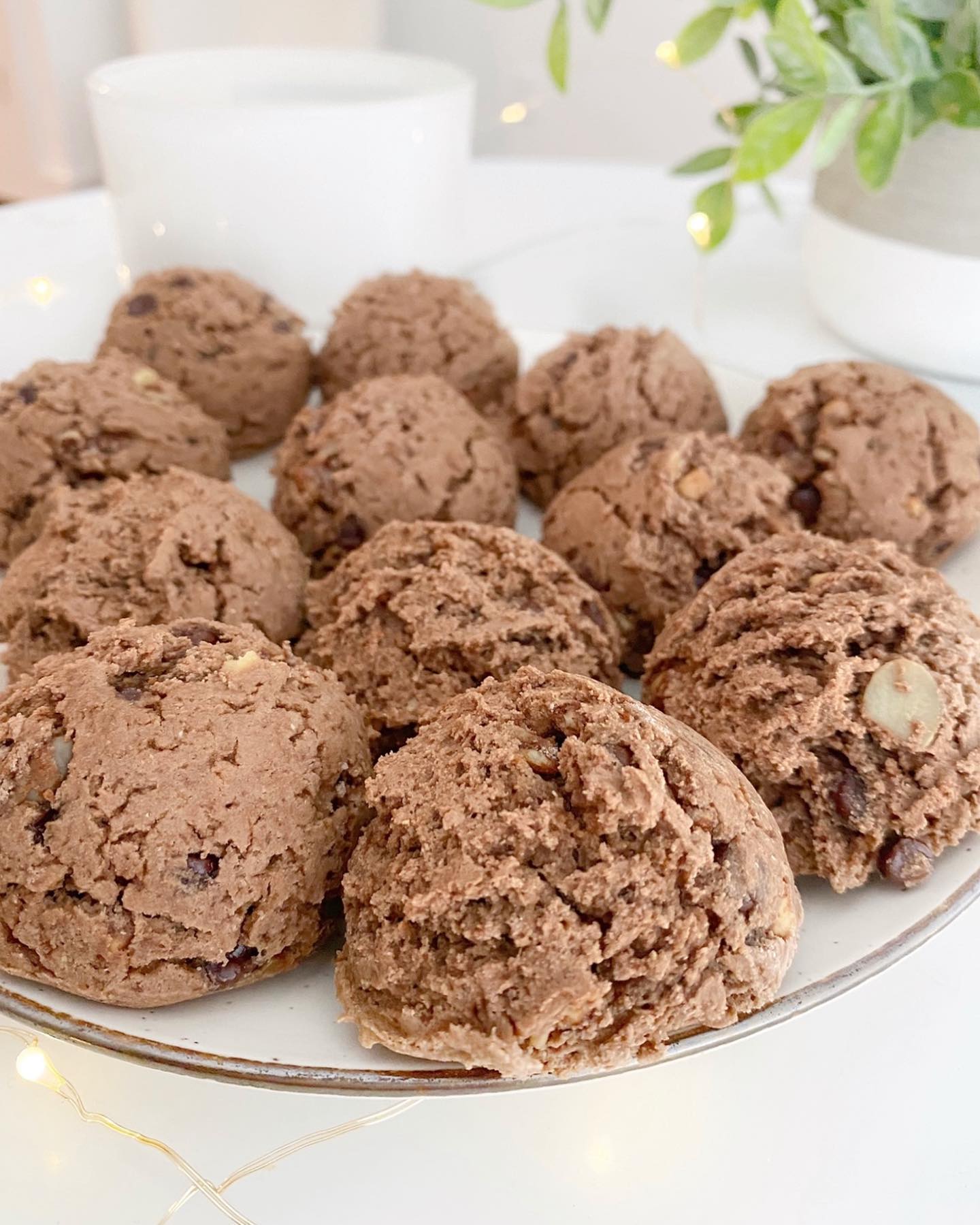 Granola Chocolate Cookies