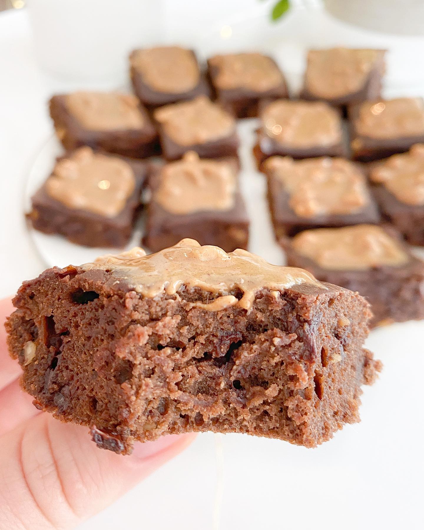 Peanut Butter Brownie Bites with Crunchy Peanut Butter Topping