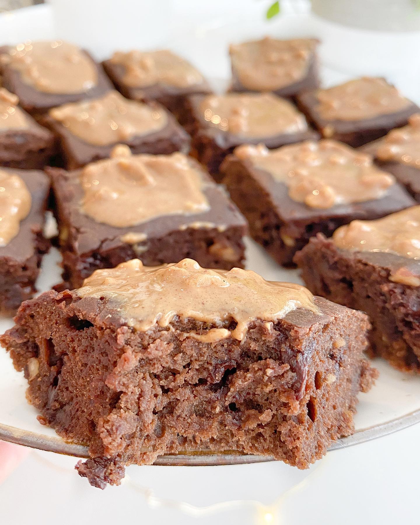 Peanut Butter Brownie Bites with Crunchy Peanut Butter Topping