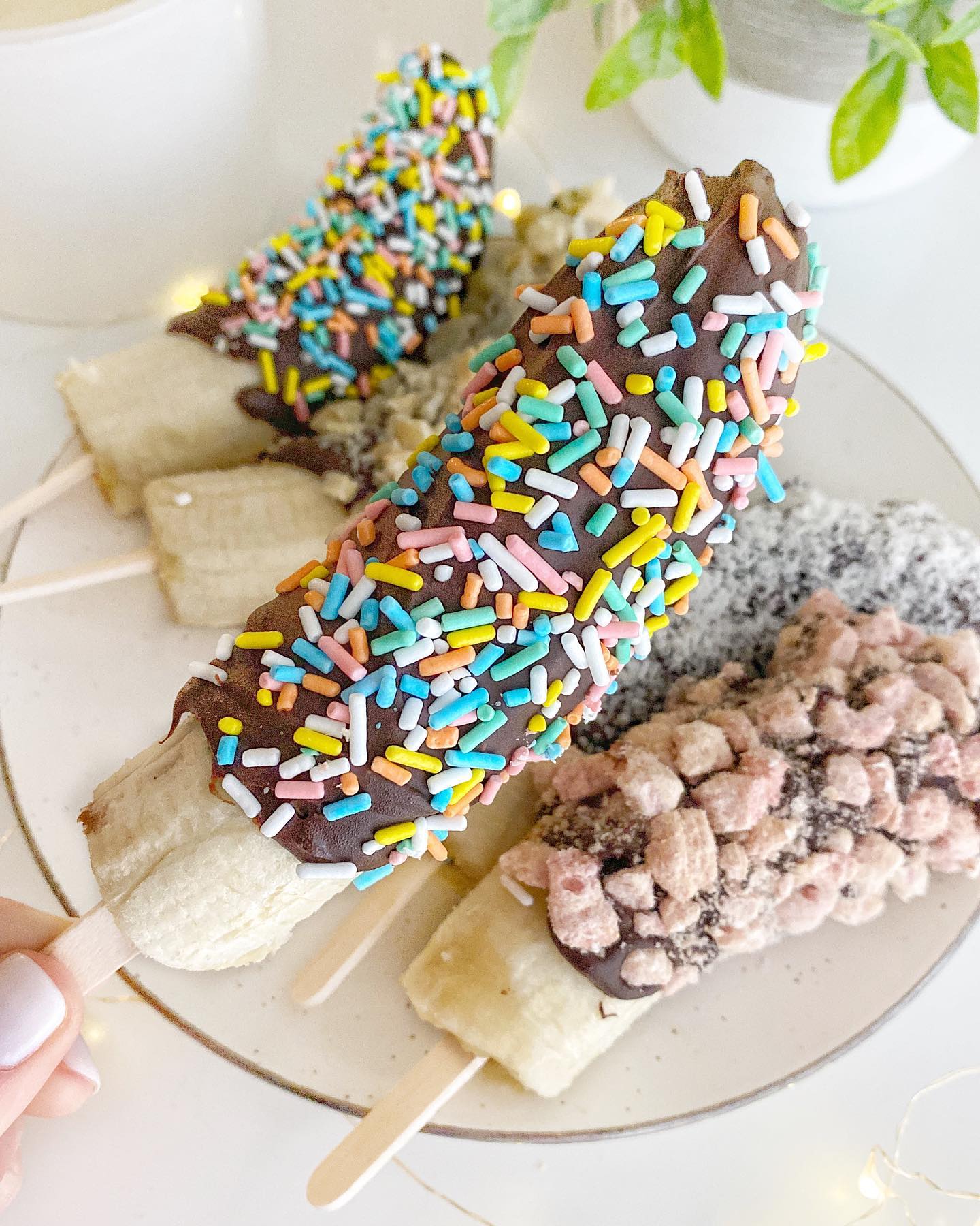 Easy Frozen Chocolate Covered Bananas