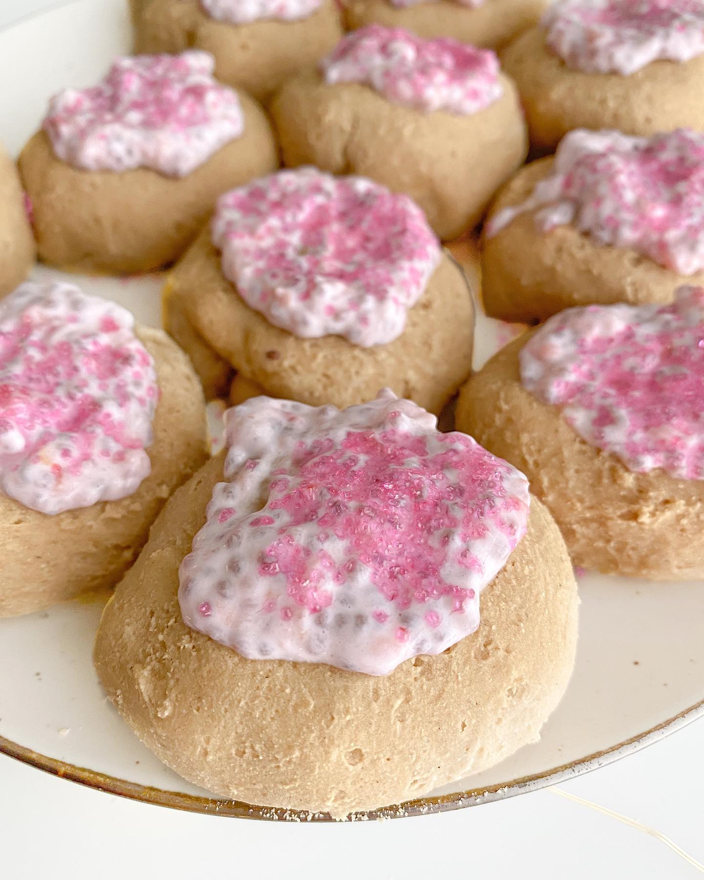 Strawberry Chia Jam-Filled Pop-Tart Cookies