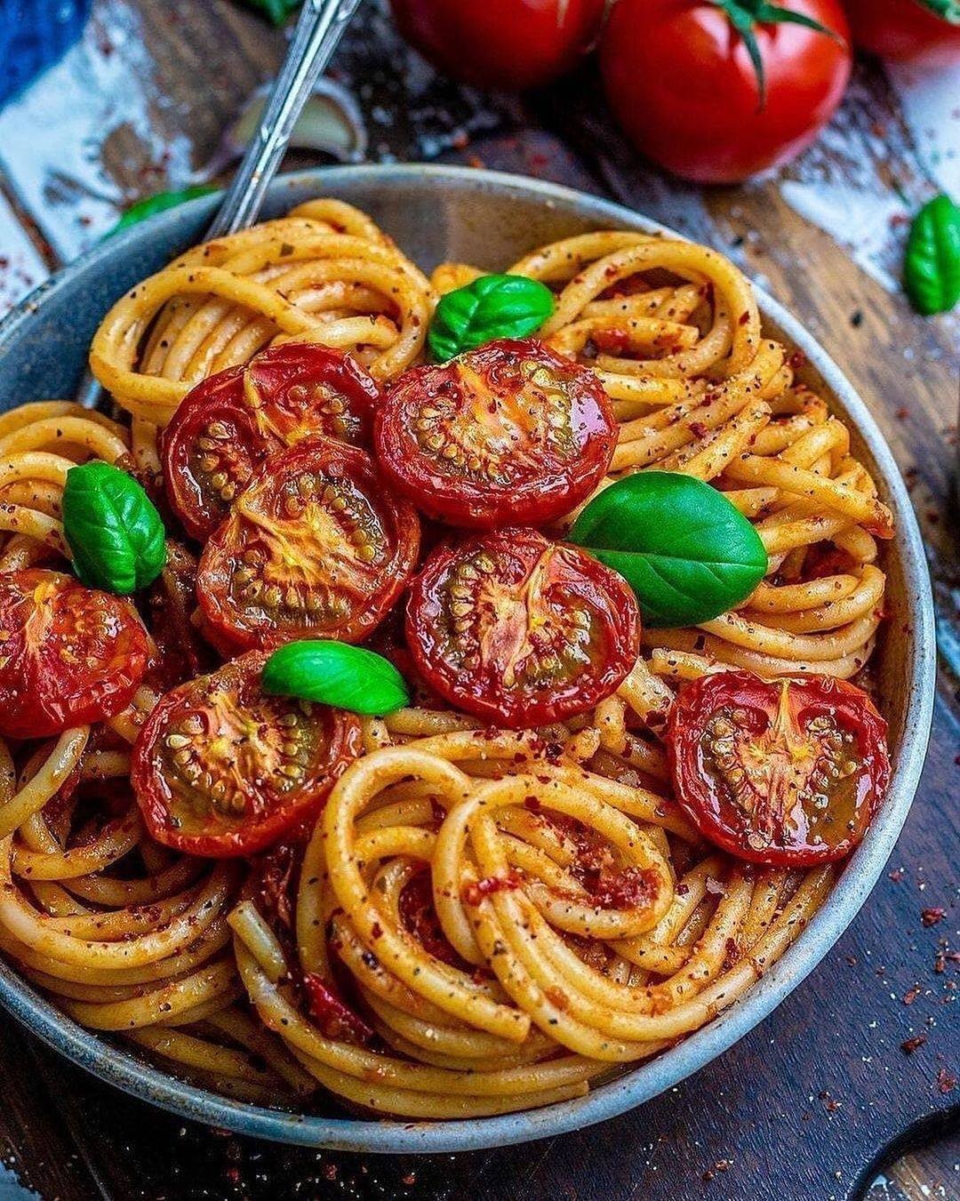 Simple Tomato Pasta with Slow-Roasted Tomatoes