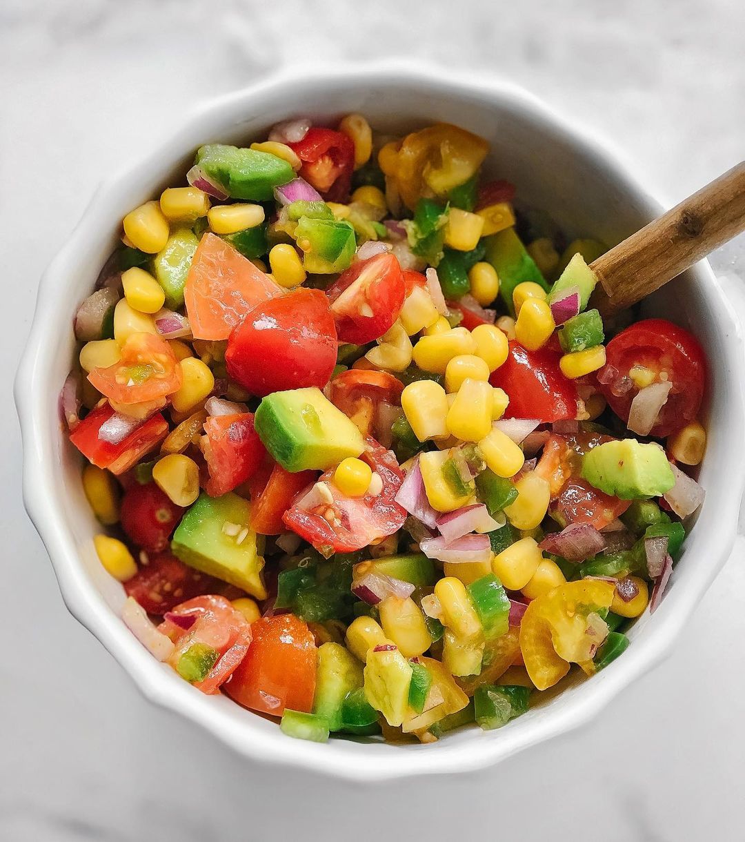 Fresh Corn and Avocado Salsa with Lime