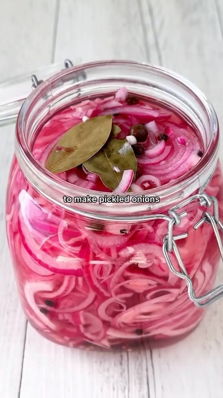 Simple Pickled Red Onions