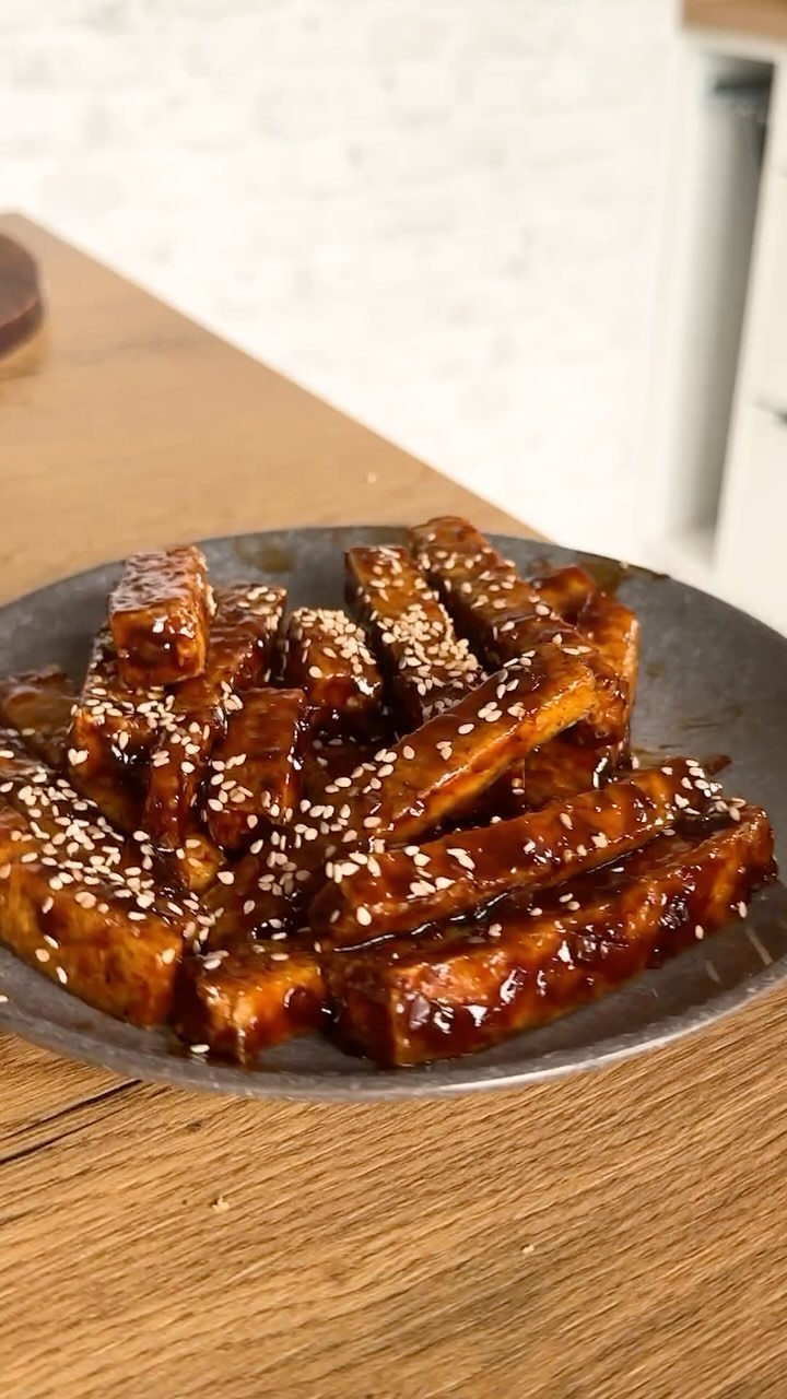 Crispy Baked Tofu Fries with Sauce