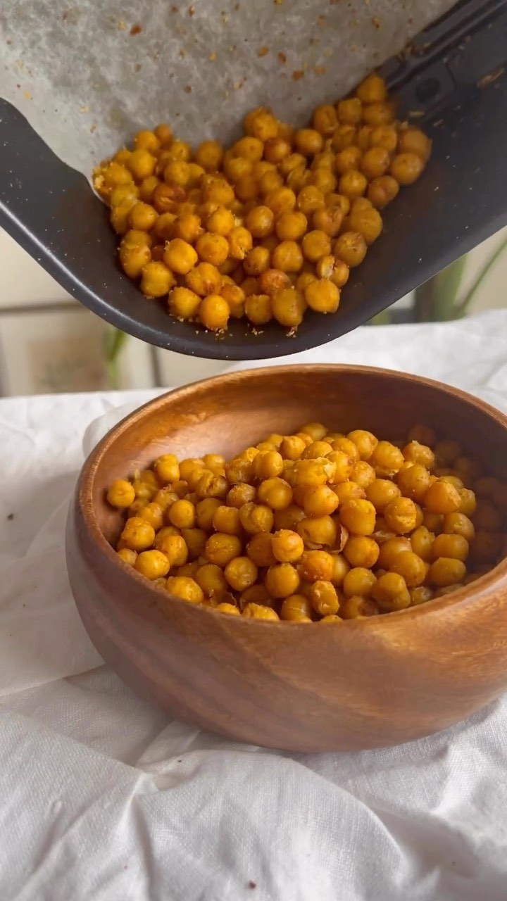 Crunchy Roasted Chickpeas Healthy Snack