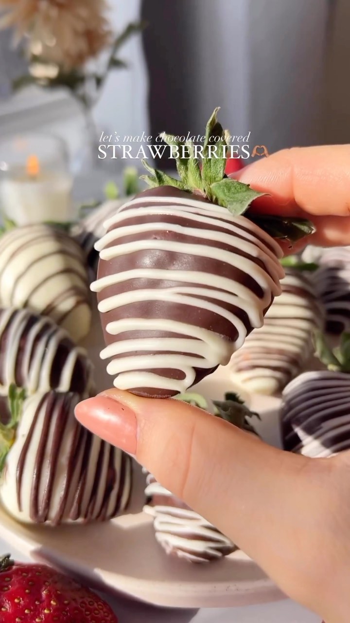 Vegan Chocolate Covered Strawberries