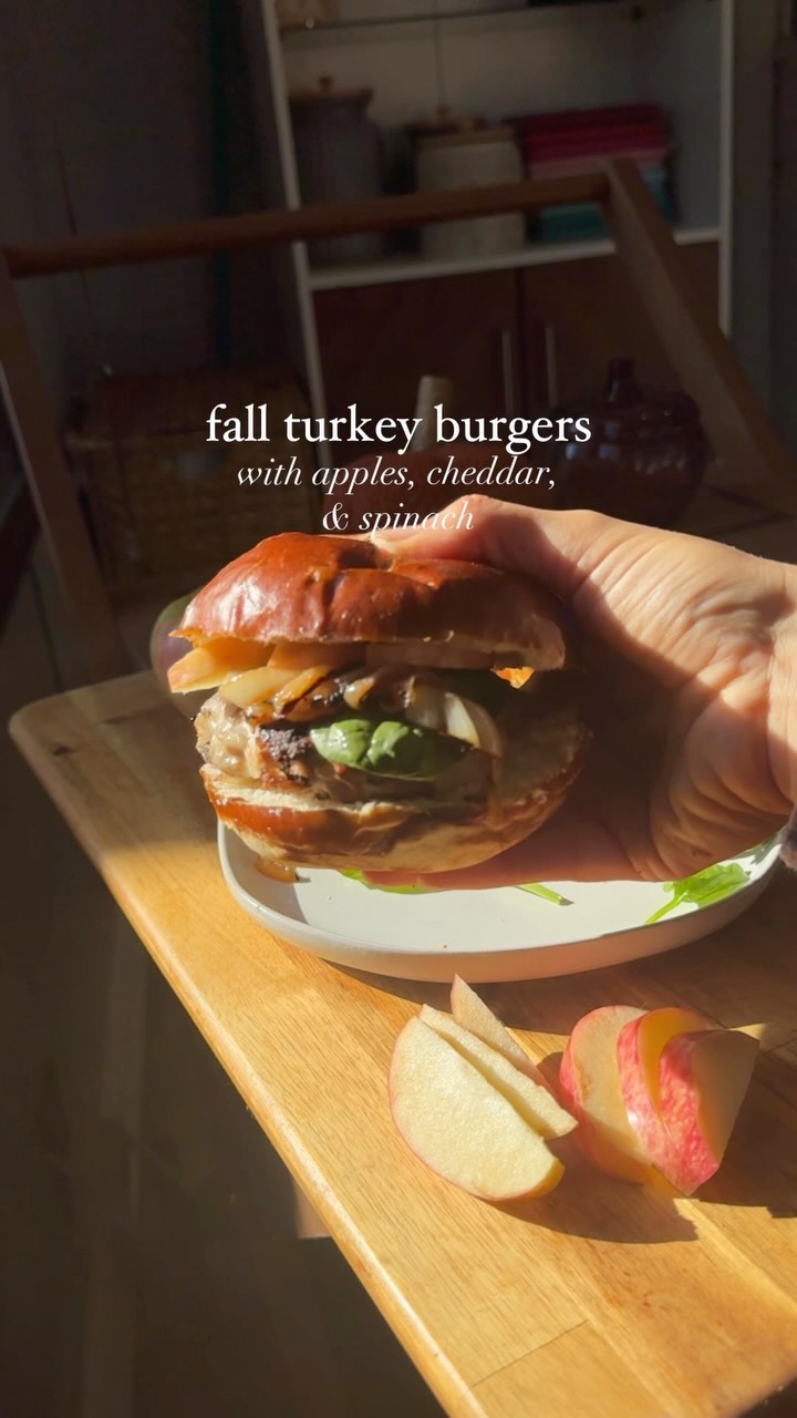 Easy and Tasty Fall Turkey Apple Burgers